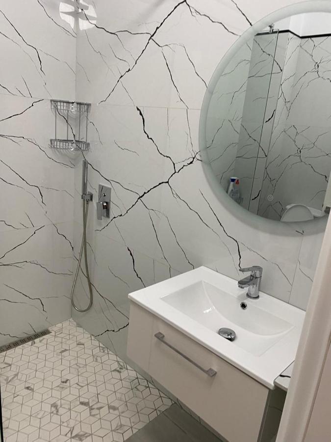 Kevin'S Lungomare Apartment Влёра Экстерьер фото