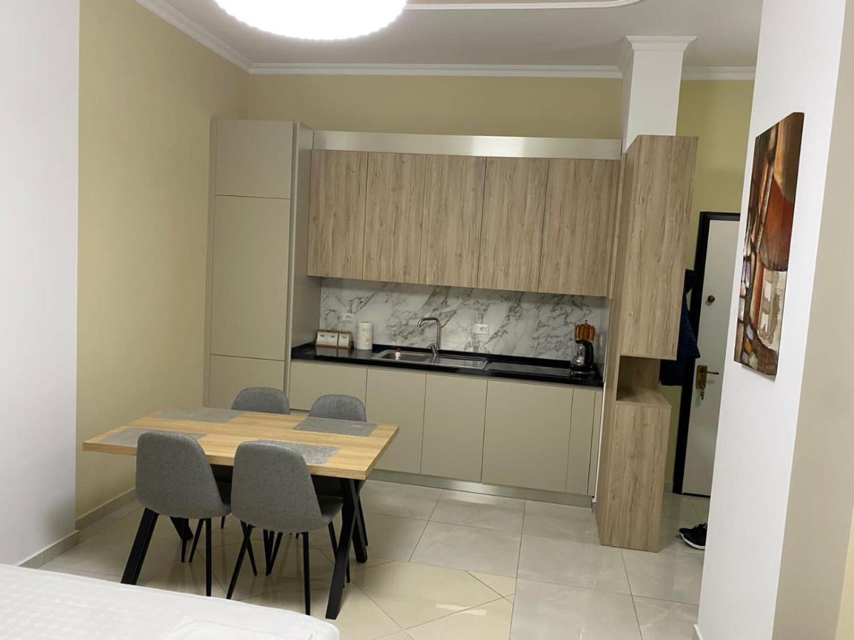 Kevin'S Lungomare Apartment Влёра Экстерьер фото
